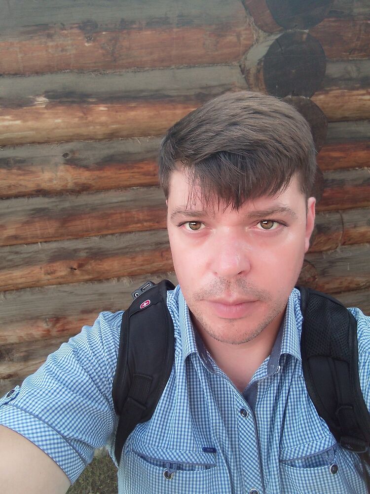  37732545  Artem, 41 ,    