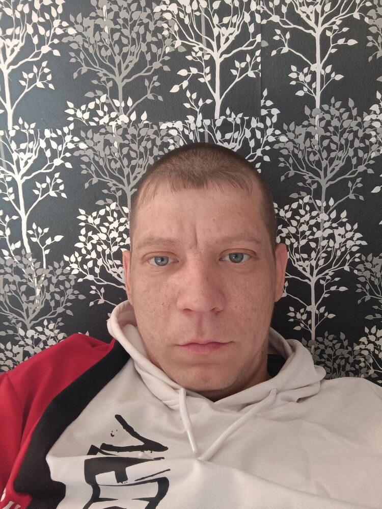  34598465  Yryi, 37 ,    