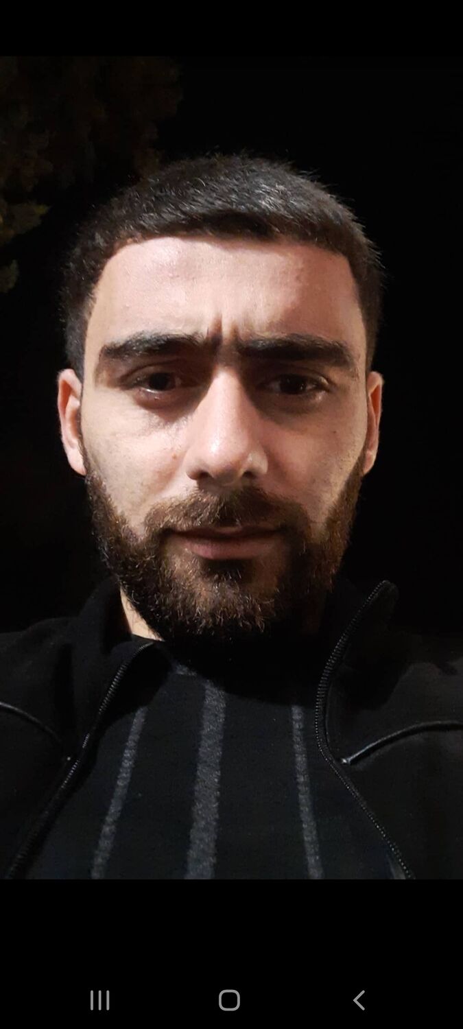  31054475  Yysif, 28 ,    