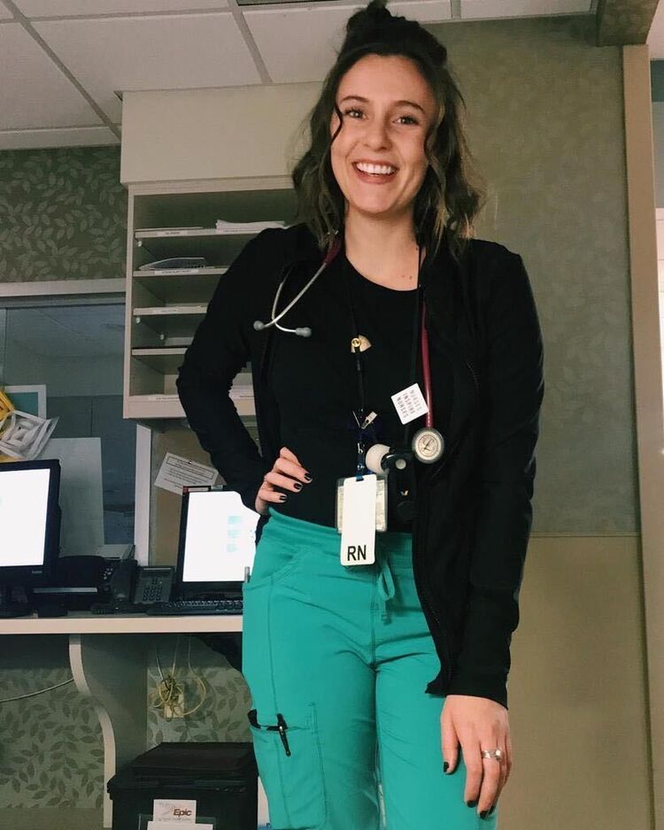 ���������� Saint-Jerome, ���� ������� Helen, 44 ����, ������������ ��� c�������� ���������