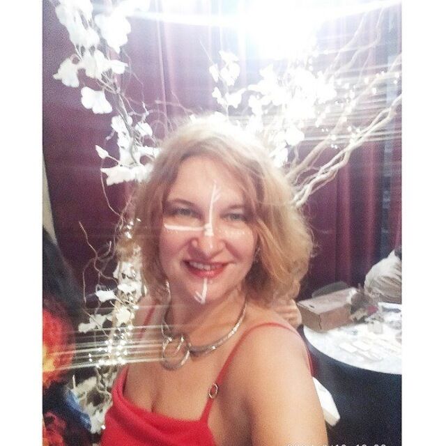  --,   LaureL, 50 ,     , c 