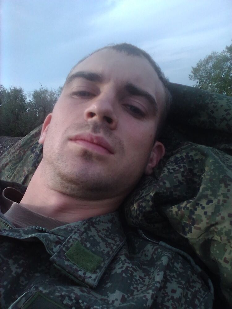  29847855  Alexander, 27 ,    