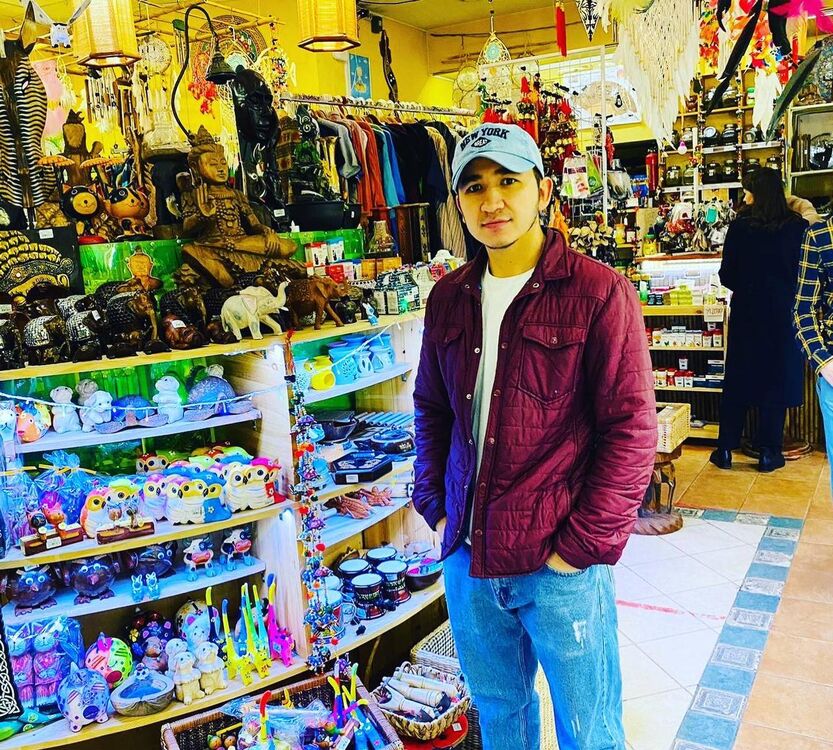  ,   Aziz, 27 ,   ,   