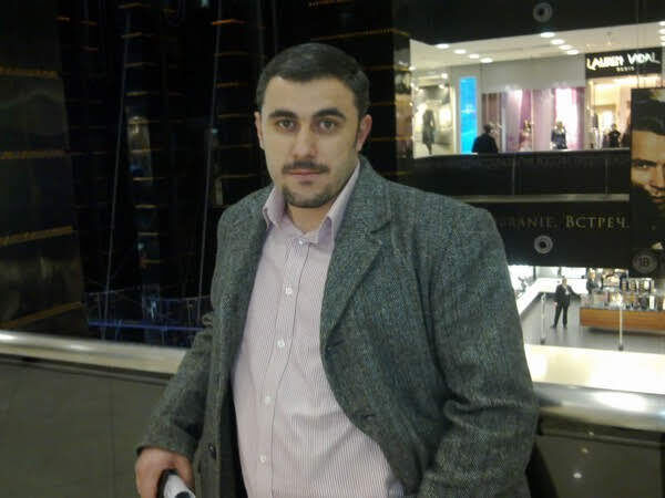  28300105  Arian, 42 ,    