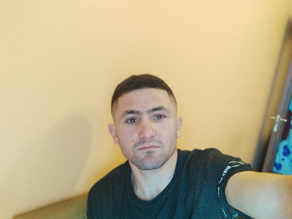  ,   Ruslan, 40 ,   ,   
