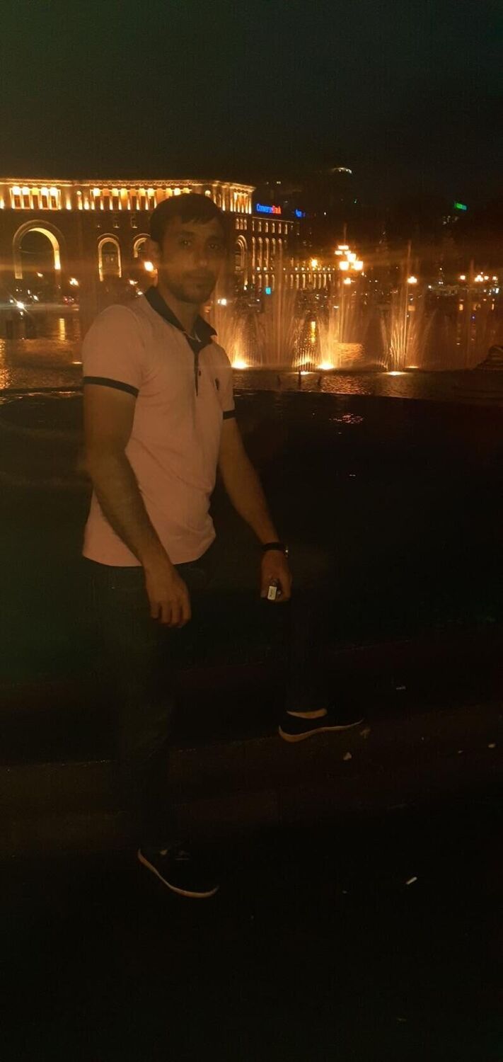  52781925  , 37 ,    