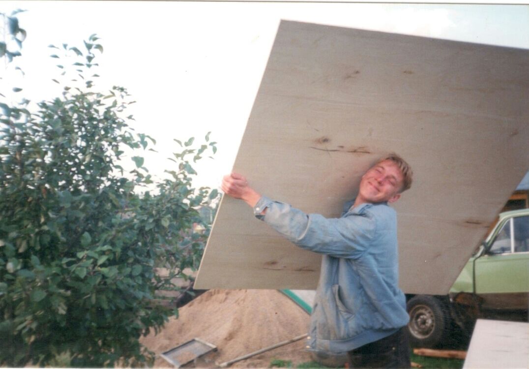  24808835  , 51 ,    