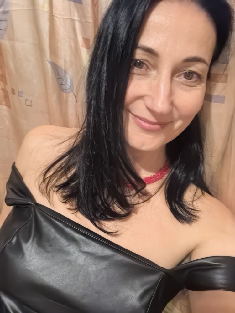  51535295  Uli, 52 ,    