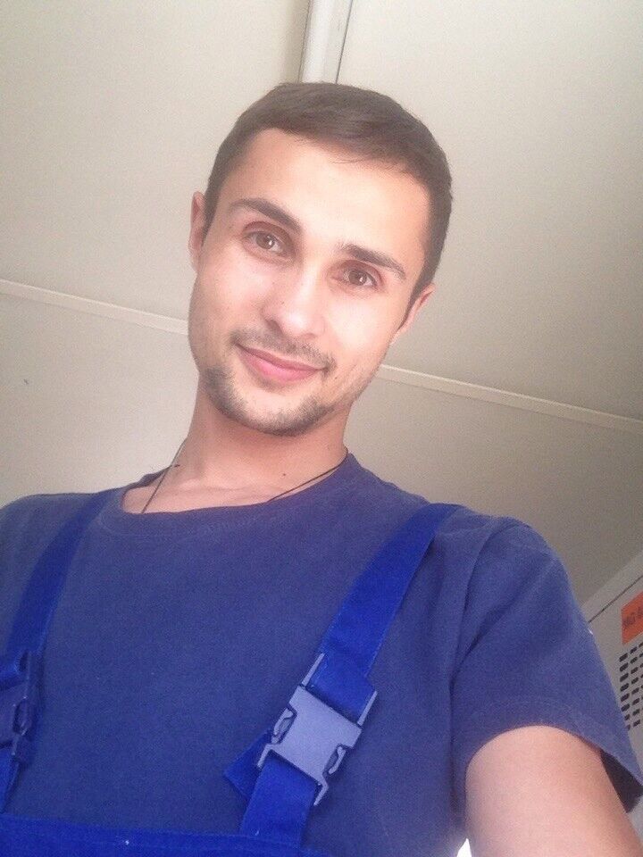  ,   Artur, 31 ,   ,   , c , 