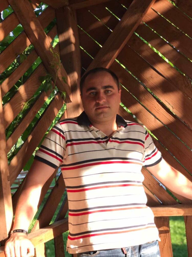  ,   Artur, 38 ,   ,   