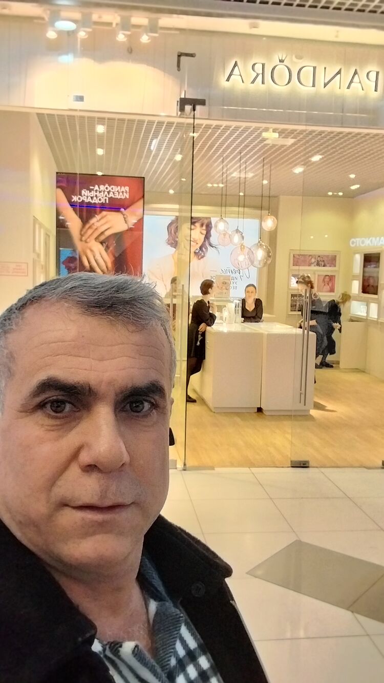  31911555  Memet, 46 ,    