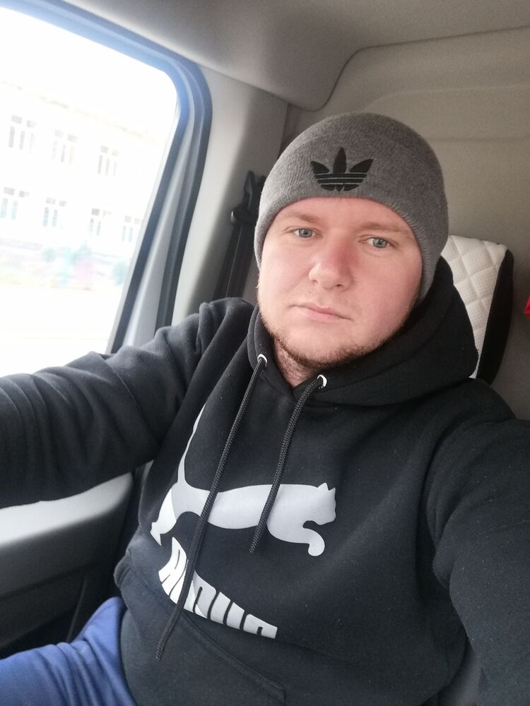  30628105  Andrey, 31 ,    