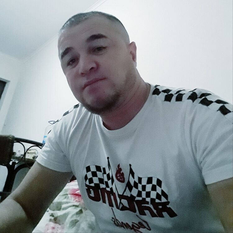  18682815  , 40 ,    