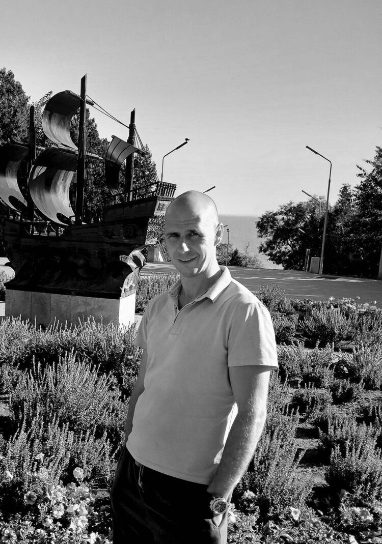  45842965  Artem, 36 ,    -