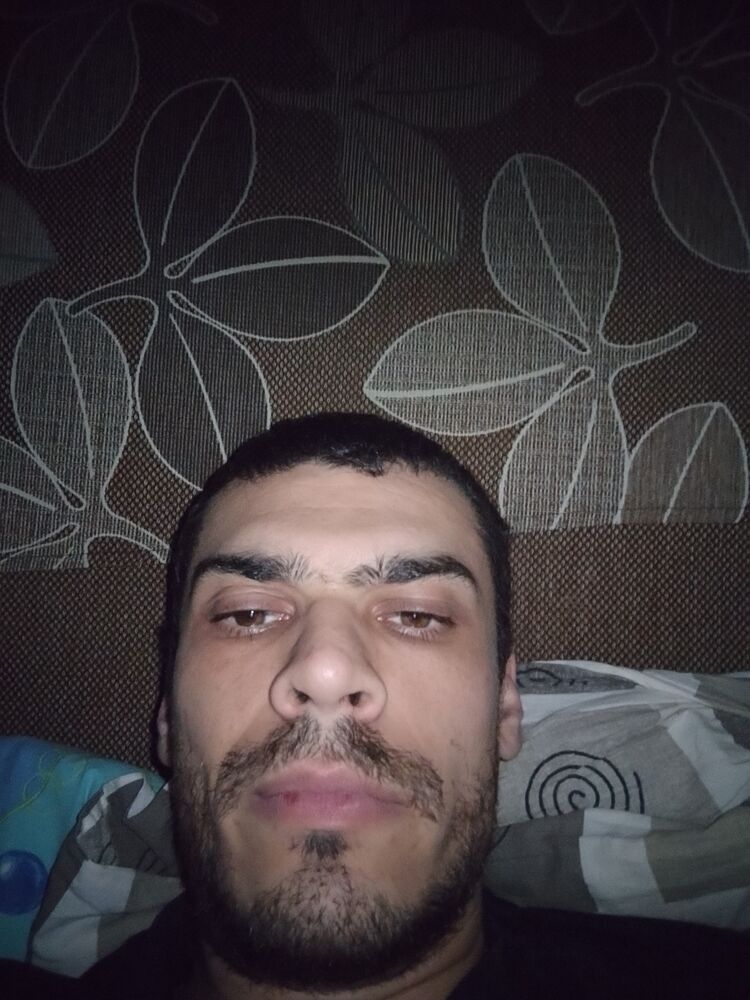  54102655  Robert, 28 ,    