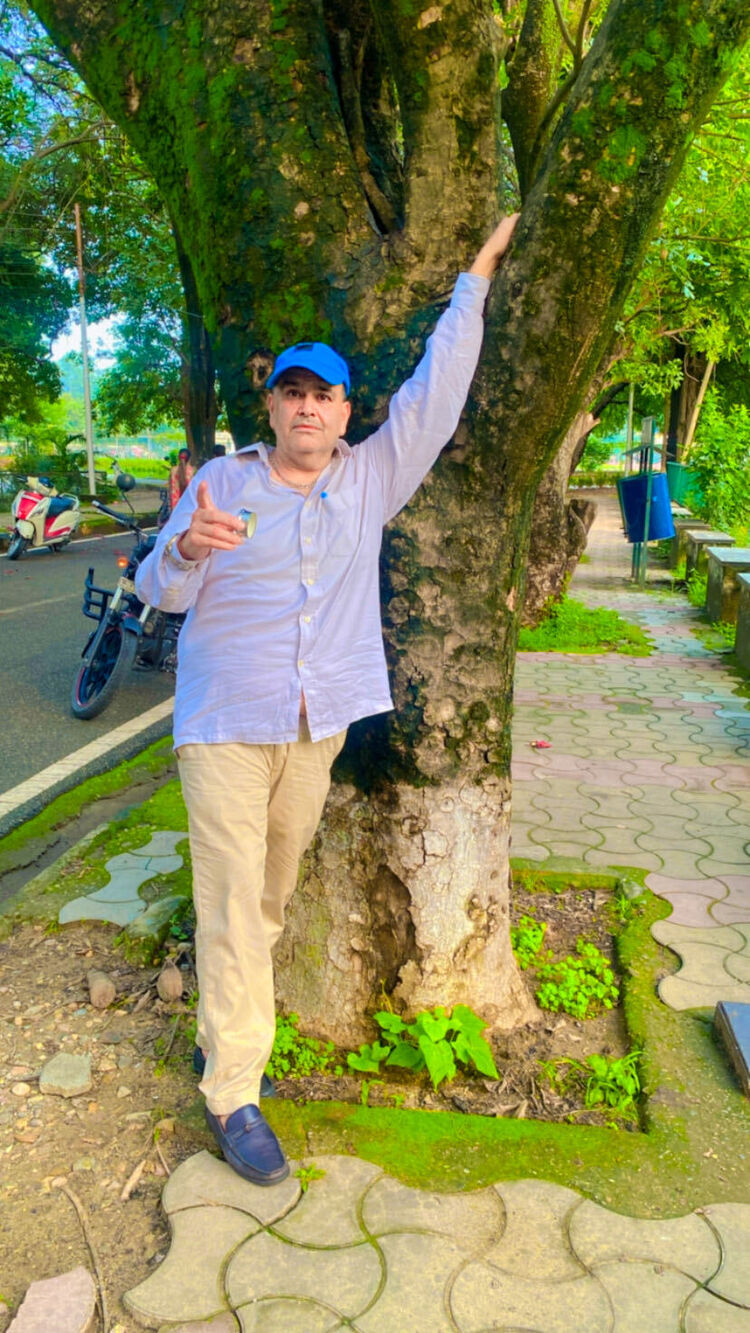  53353105  Sanjay, 57 ,    Srinagar