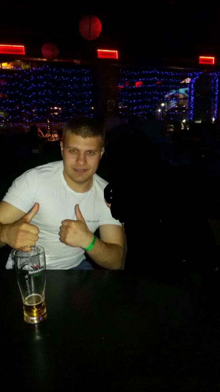  42069415  Alexander, 30 ,    