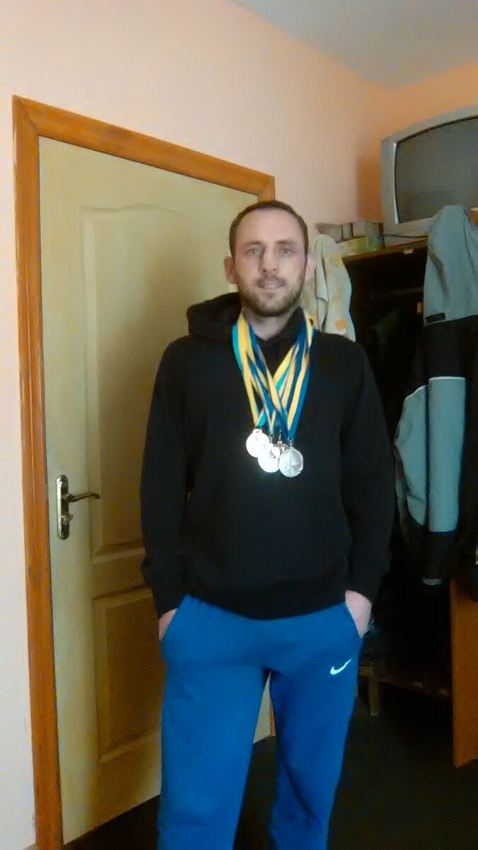  ,   Andriy, 42 ,     , c 