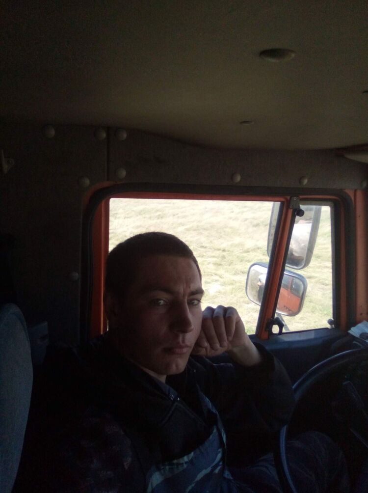  22815895  , 37 ,    