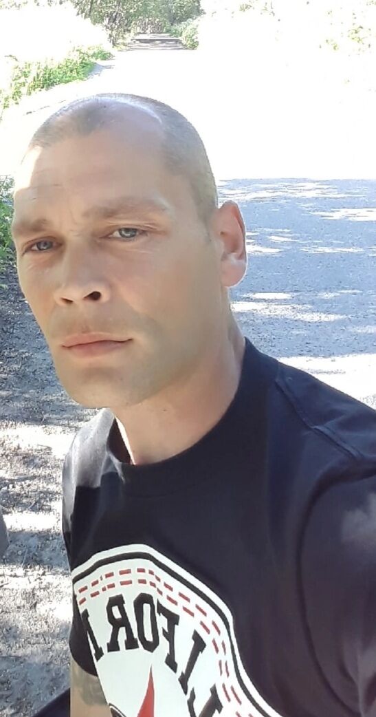  46210835  , 42 ,    
