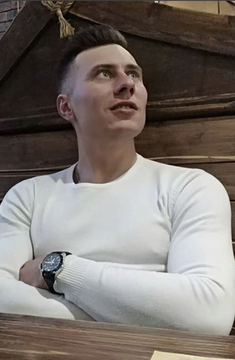  24058235  Nikita, 31 ,    