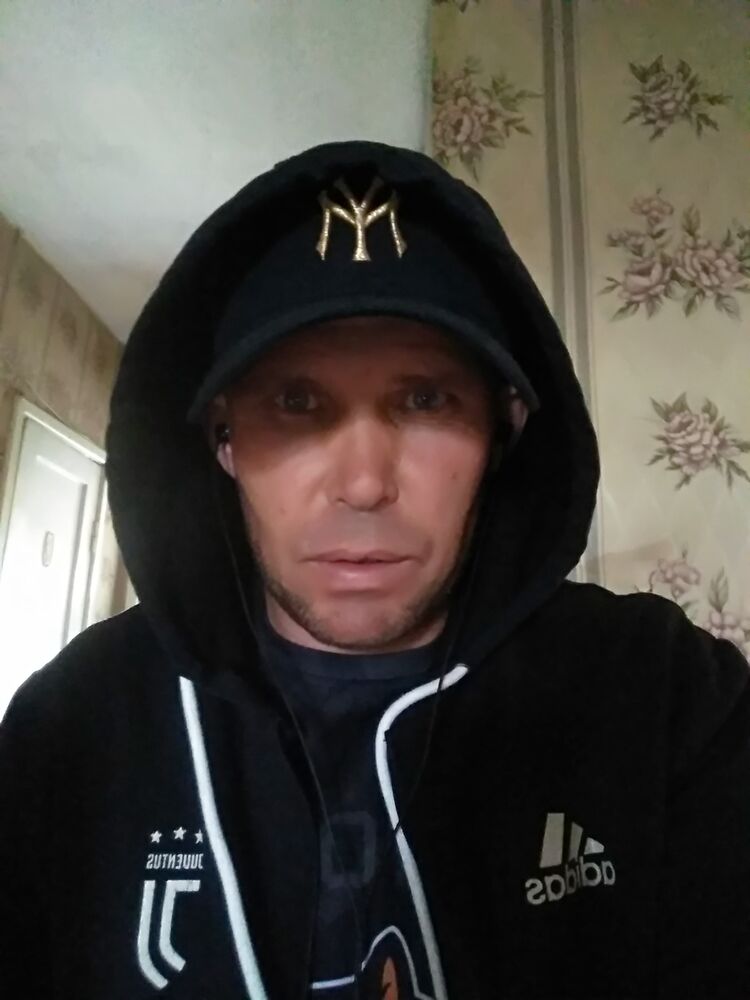  43799365  RUSLAN, 41 ,    