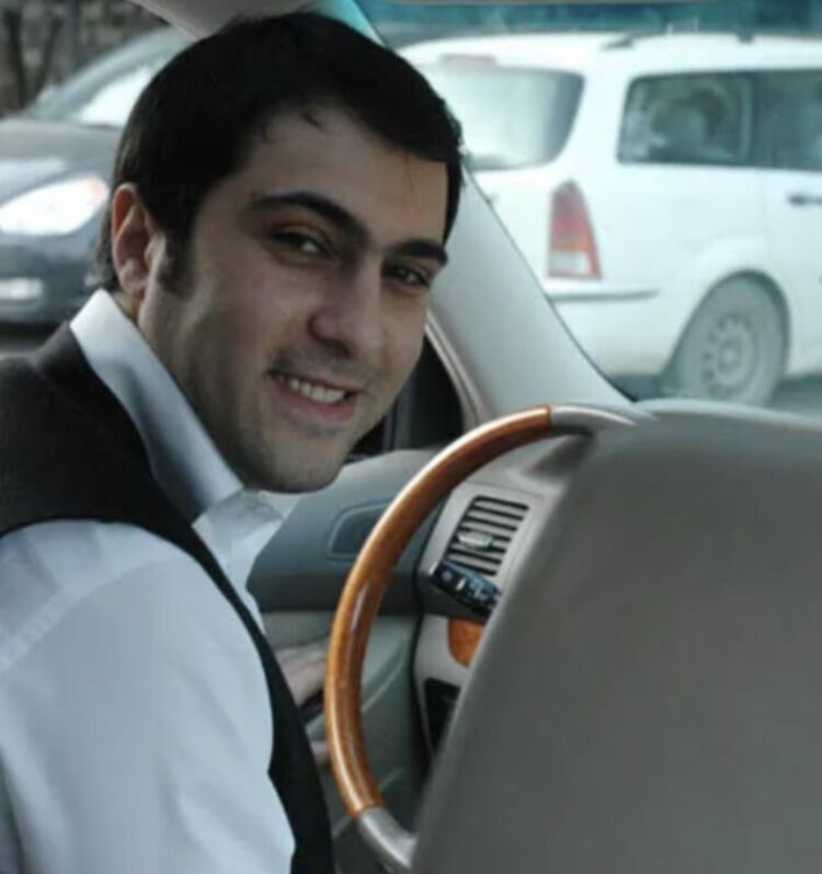  50035795  Vlad, 41 ,    