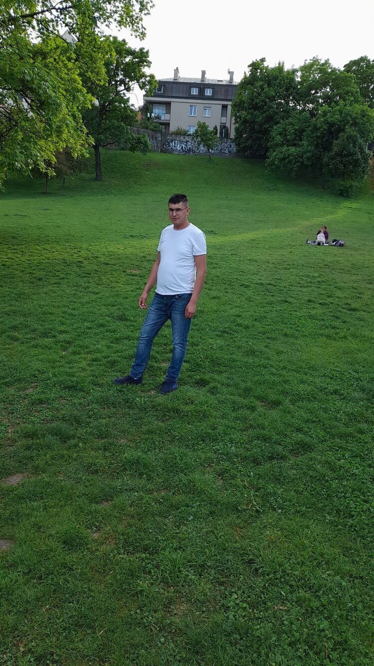  ,   Farahmand, 32 ,   ,   