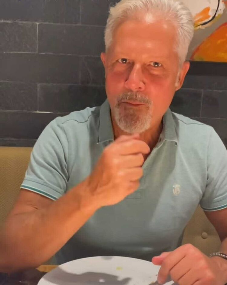  46354885  Jurgen dave, 66 ,    As