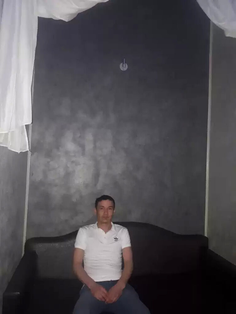  22741615  FARRUX, 34 ,    