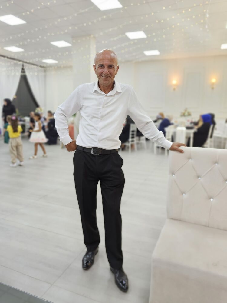  53727555  Cemil, 55 ,    