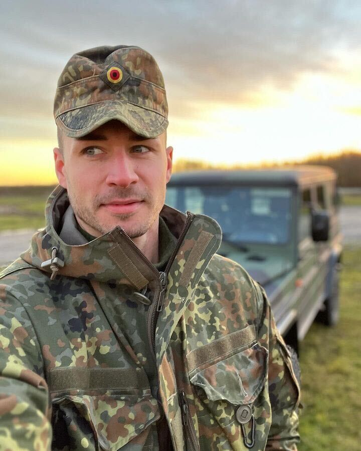  ,   Bruno, 42 ,     , c 