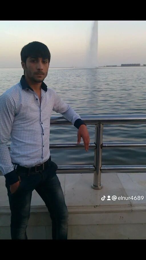  ,   Elnur, 32 ,   c 