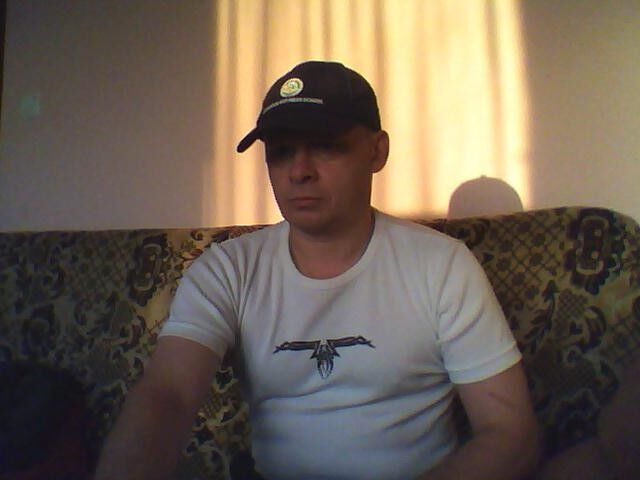  4048855  Aleks, 56 ,    
