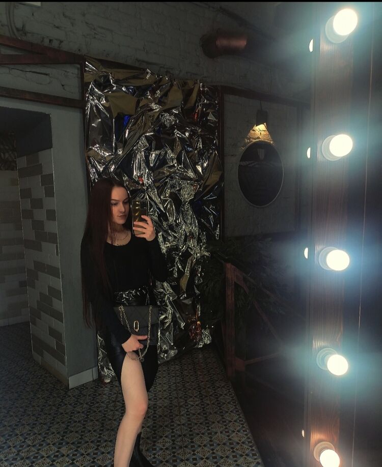  ,   Elizaveta, 22 ,   c 