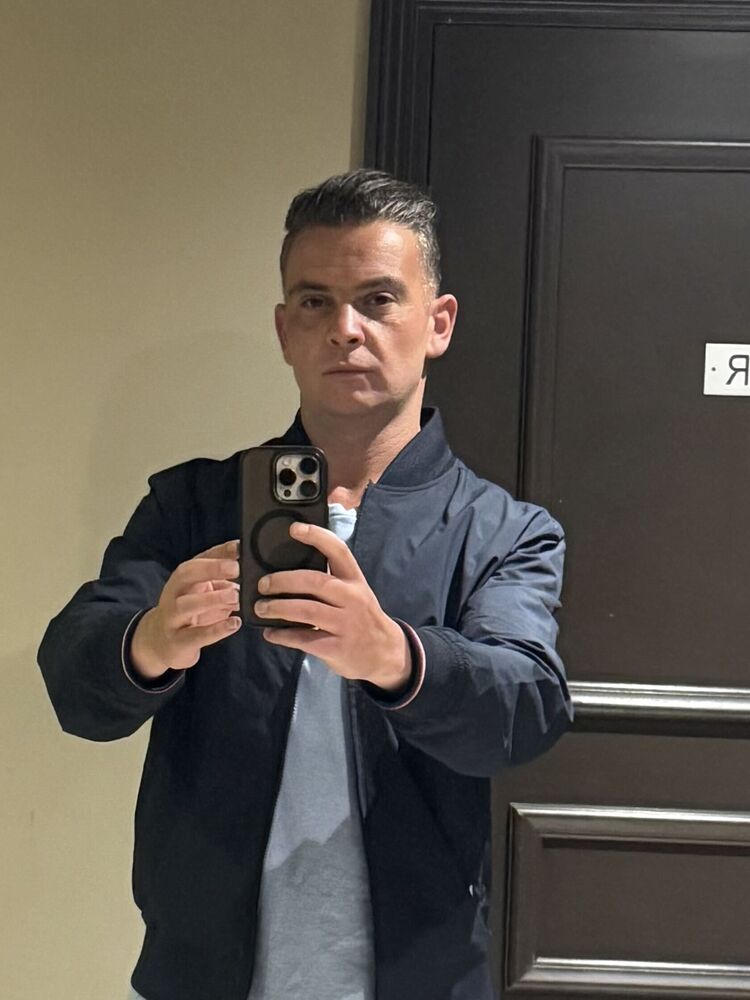  53859075  Maestro, 45 ,    