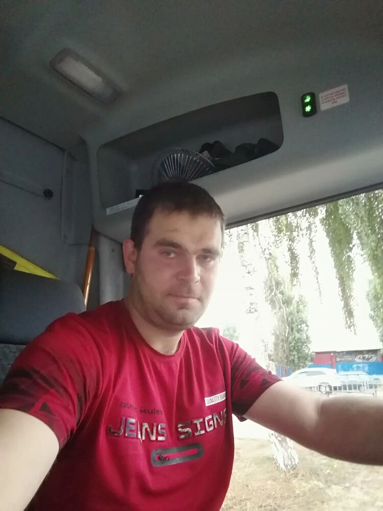  41611005  Zakhar, 35 ,    