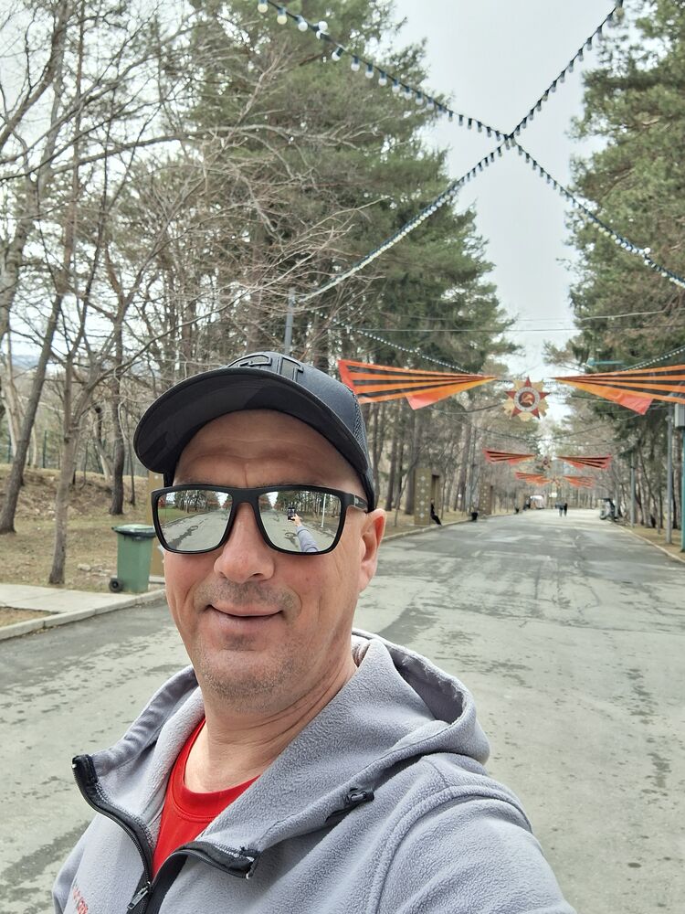  52688215  , 49 ,    -