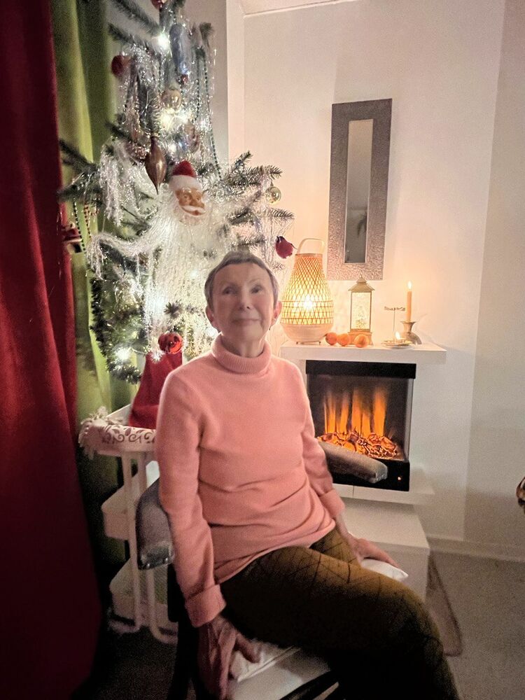  ,   E, 77 ,  