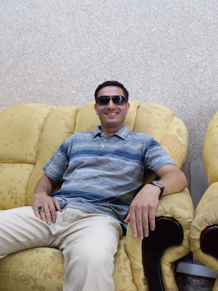  16724145  Murad, 42 ,    