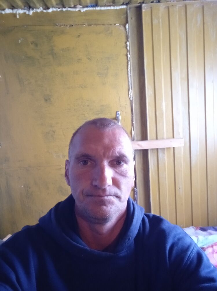  ,   Oleg, 44 ,   ,   