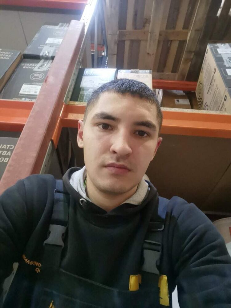  26808785  Denis, 29 ,    