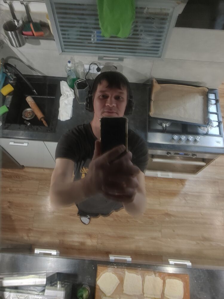  48420795  Andrei, 43 ,    