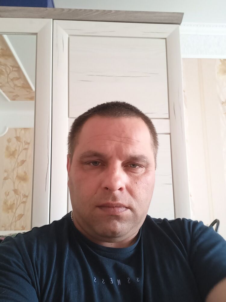  24980865  Ivan, 44 ,    -