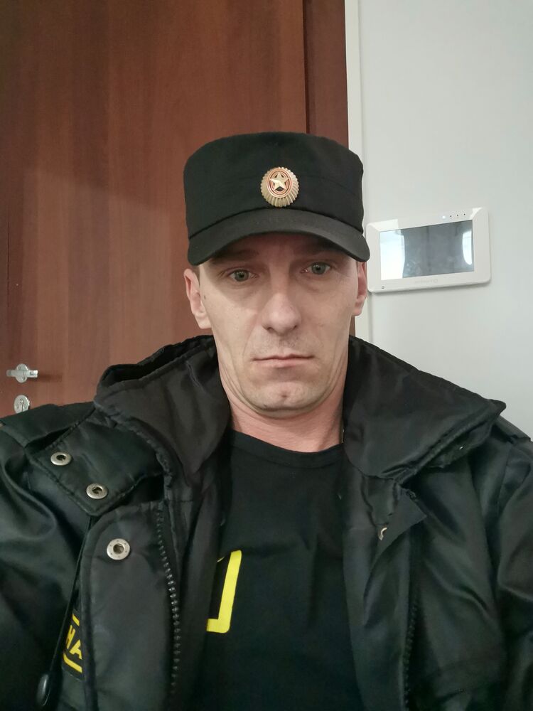  25200765  Nikolai, 40 ,    