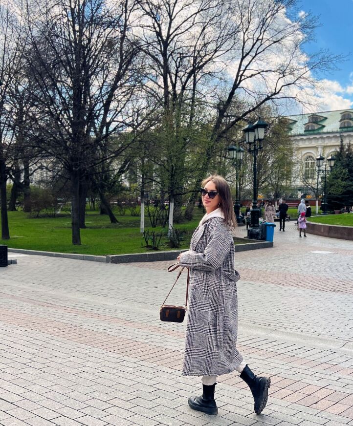  53186725  , 35 ,    -