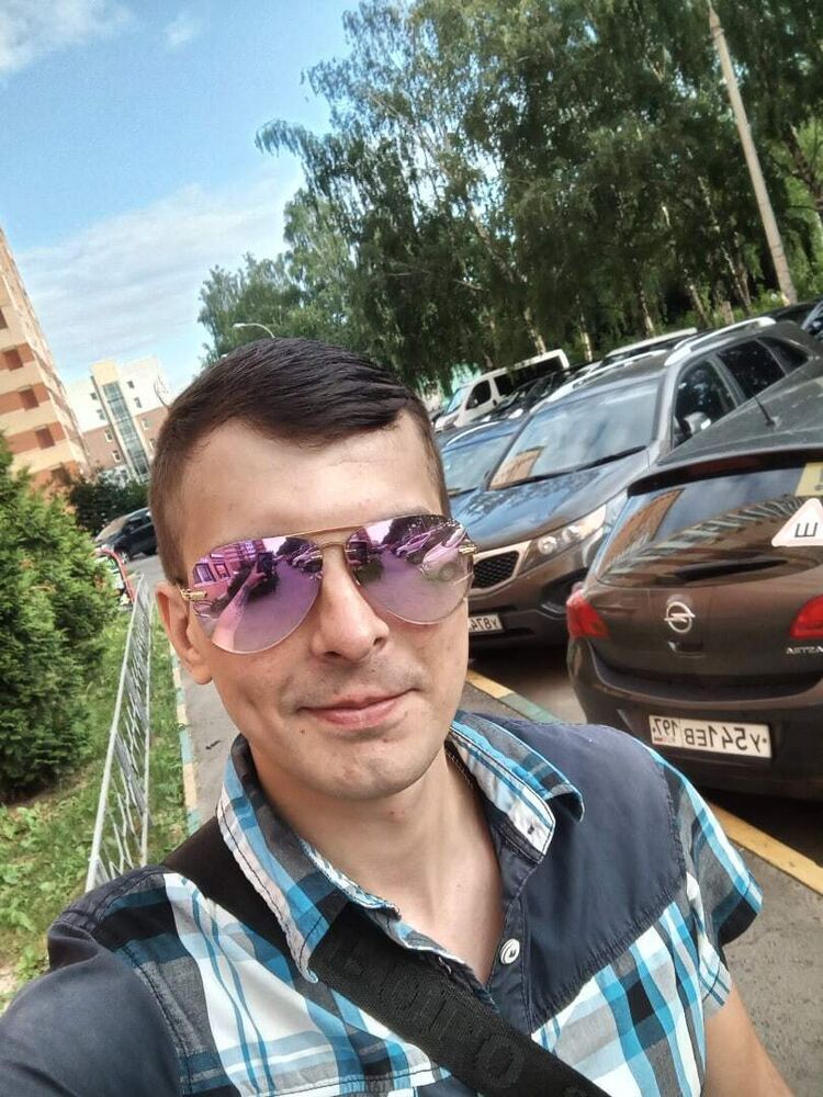  52885025  , 33 ,    