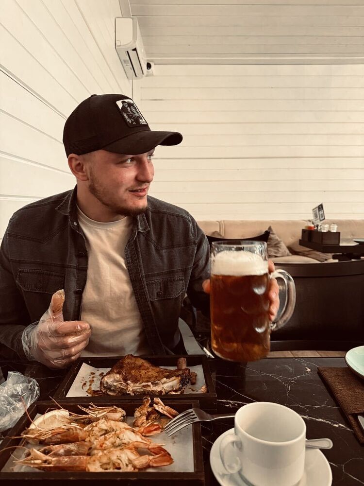  54301405  Sergiu, 26 ,    