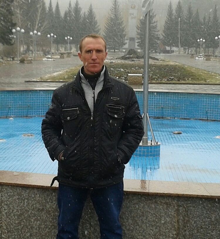 5248715  Ivan, 47 ,    