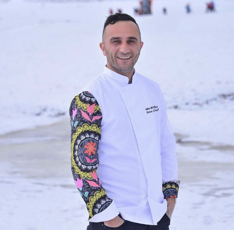  ,   Hakan, 37 ,   ,   